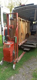 Elektrický vysokozdvižný paletovací vozík - 2