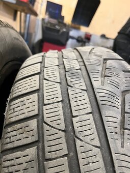 PNEU Pirelli Sottozero 235/50 R19 - 2