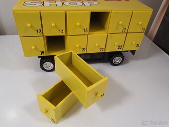 dřevěný přívěs se šuplíky - 2