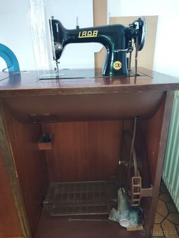 Šicí stroj Lada - 2