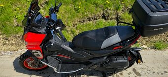 Aprilia SR GT 125 sport - 2