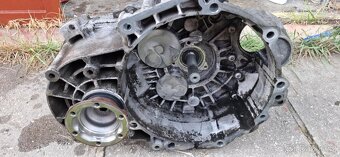 Škoda Octavie 2,0 TDI Převodovka+startér - 2