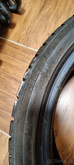 Zimni pneu 225/40 R18 - 2