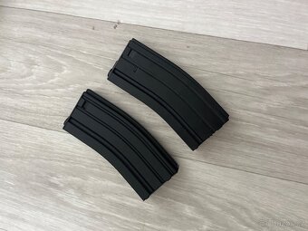 Airsoftová zbraň M4 - 2