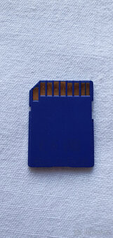 SD HC paměťová karta značky PNY 4 GB, plně funkční - 2