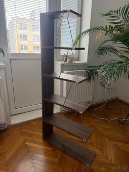 Regál/ knihovna asi 160cm vysoká - 2