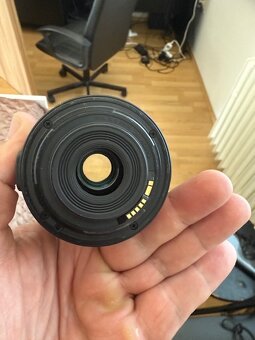 Canon EF-S 18-55mm f/3.5-5.6 DC III REZERVOVANE - 2