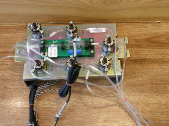 Laboratorní hydraulický rozvaděč, 6x elektroventil DC 12 V - 2