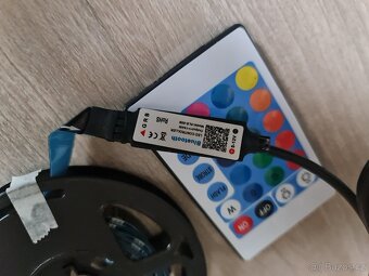 Bluetooth LED páskové osvětlení RGB 5m - 2
