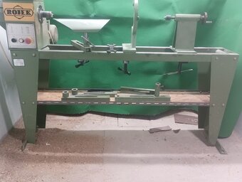 SOUSTRUH NA DŘEVO  ROJEK - 2