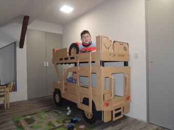 Patrová postel ve tvaru Land Rover Defender - 2