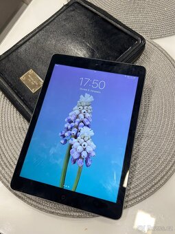 Apple iPad Air (2013) 16GB - 2