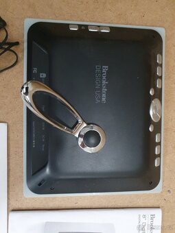 Digitální fotorámeček Brookstone - 2