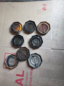 Víčka nádrže Jawa - 2