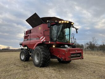 Sklízecí mlátička Case IH 8240 + MacDon FD75 - 2
