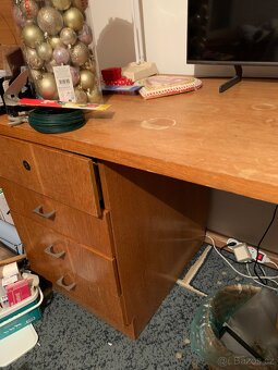 Daruji psací stůl - 2