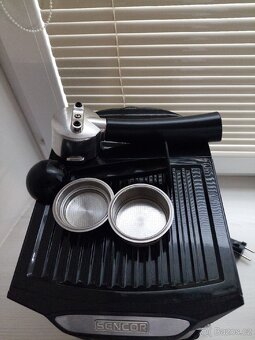 Pákový kávovar Sencor SES 4040BK černý - 2