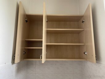 Prodám skříňku s příslušenstvím - 2