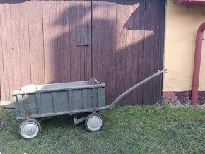 Dřevěný zahradní vozík - 2