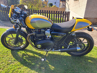 Triumph street cup 900 - 2