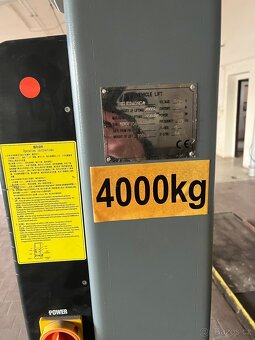 Zvedak na auta 4.000kg - 2
