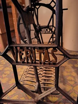 starý šicí stroj Veritas - 2