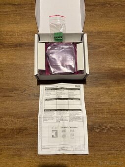 8 portový Gigabit switch - TREE 8TX GE metal - 2
