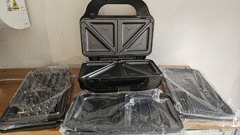 Sendvičovač ETA Sorento 3151 90010 černý/nerez
- 2