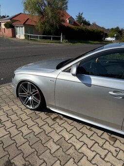 Audi a4 b8 2.0 TDi 105 kw s line - 2