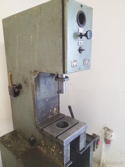 Prodám hydraulický lis PYE 3.153 - 2