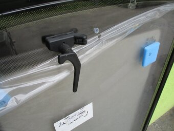 okno na karavan HOBBY 495 UL - r. 2012 č. 13 - 2