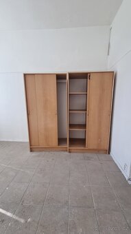 Šatní skříň - 2