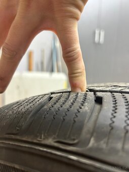 Pneu 215/55 r17 - 2