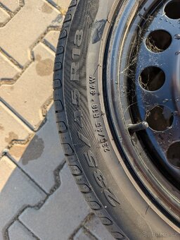 Nové náhradní kolo R18 a nejetá pneu Pirelli - 2