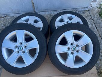 Alu kola 5x112. r16.Letní pneu 205/55/16.Škoda,Vw,Audi,Seat. - 2