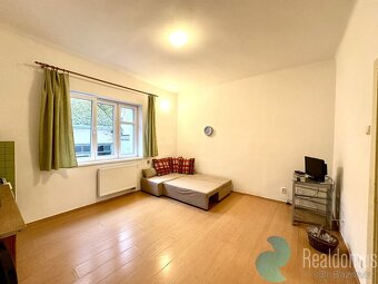 Pronájem, byt 2+kk, 70m2, Havlíčkova ulice, okres České Budě - 2