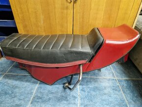 Zadní část moto. - 2