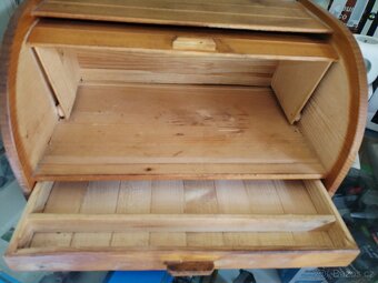 chlebnik dreveny - 2