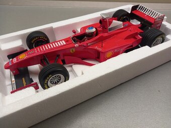 F1 FERRARI F300 1998 MICHAEL SCHUMACHER MINICHAMPS 1:18 - 2