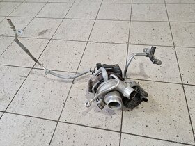 Range Rover 4.4 TDV8 pravé primární turbodmychadlo - 2