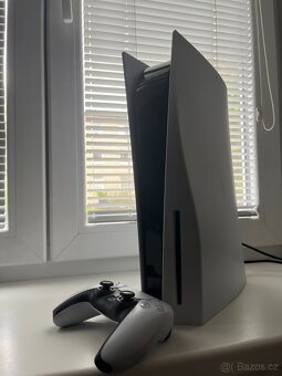 PS5 DIGITAL + DVA OVLADAČE - 2