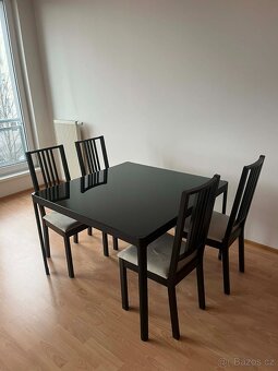 Jídelní stůl + 4 židle - 2