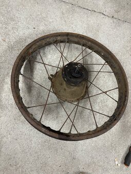 Čz předválečná zadní kolo - 2