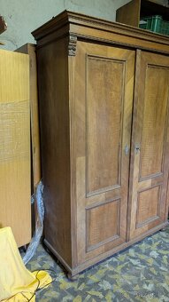 Starožitná skříň - 2