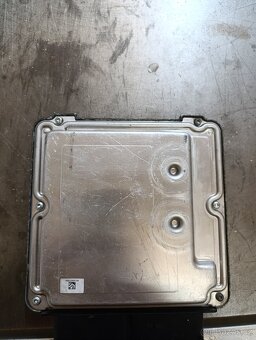 Řídící jednotka motoru Audi Q7 - 2