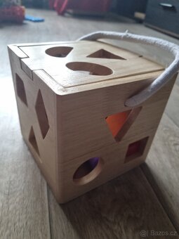 Dřevěná vkládačka kostka - 2