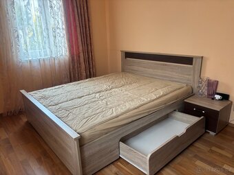 Postel s úložnými prostory - 2