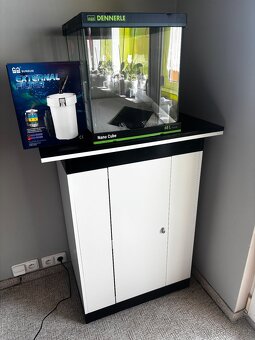 Akvárium + stolek + filtrace - 2