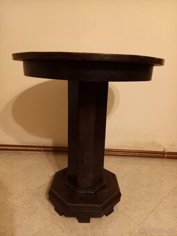 Kulatý stůl - 2