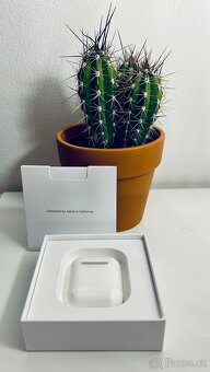Bezdrátová sluchátka Apple AirPods (2019) (MV7N2ZM/A) - 2
